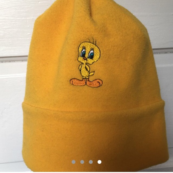 looney tunes💛 yellow beanie - Picture 4 of 4